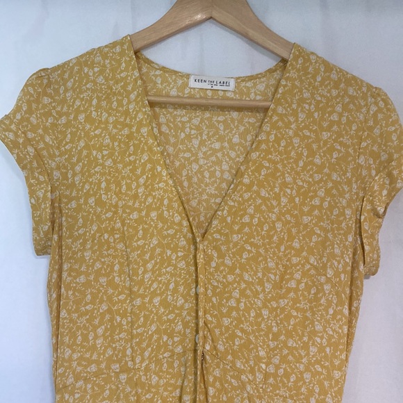 KEEN THE LABEL yellow floral dress size M - Picture 2 of 6